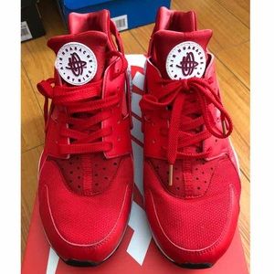 Men’s Nike huarache Red sz 12